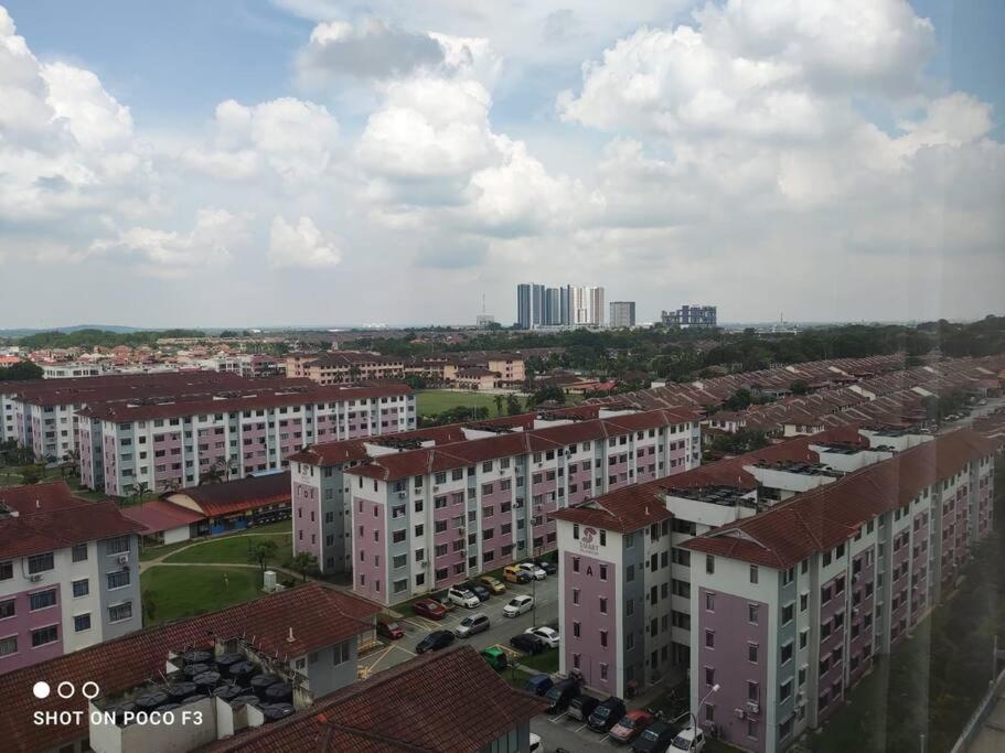 Bs0317- Klia- Self Check-in - Wi-fi- Netflix-parking- Bell - Sepang, 5069 Apartment Sepang