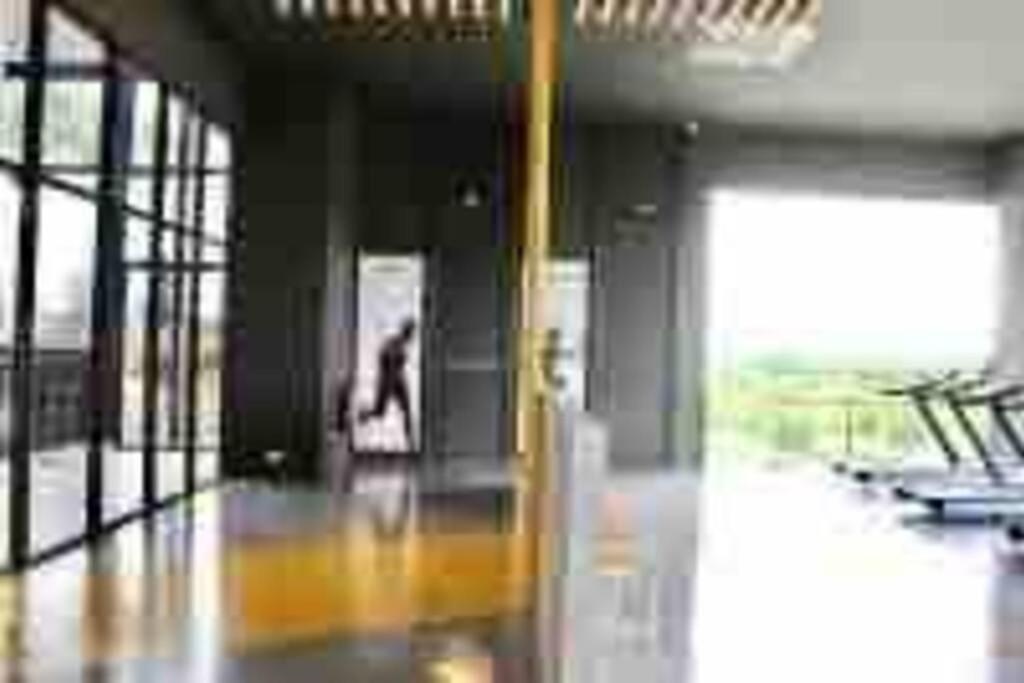 Bs0317- Klia- Self Check-in - Wi-fi- Netflix-parking- Bell - Sepang, 5069 Apartment